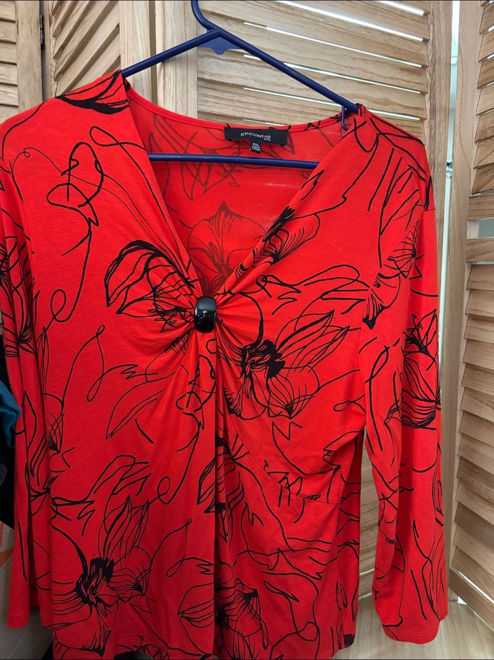 Jones Wear Red & Black Floral Twist-Front Top Petite XL